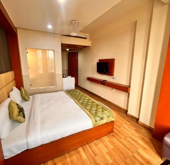 בית מלון כפרי Oyster Pearl Near Medanta Hospital Sec39