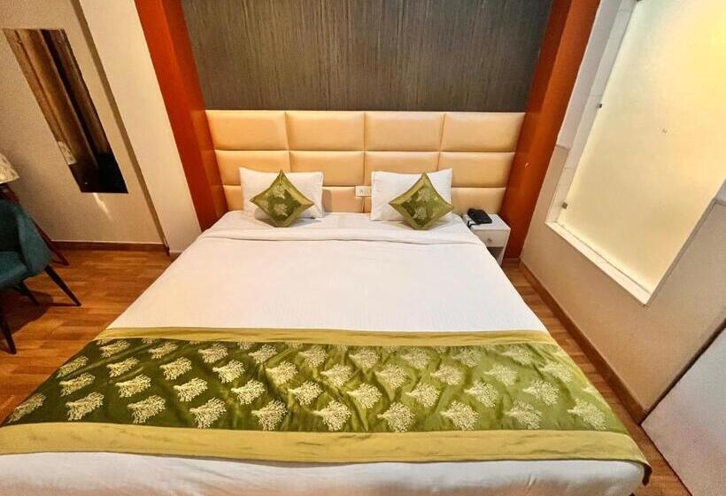 בית מלון כפרי Oyster Pearl Near Medanta Hospital Sec39