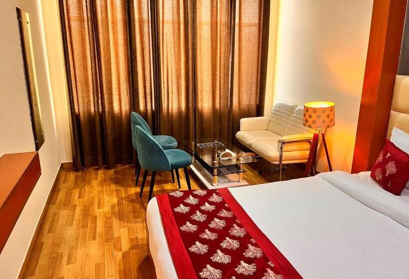 בית מלון כפרי Oyster Pearl Near Medanta Hospital Sec39