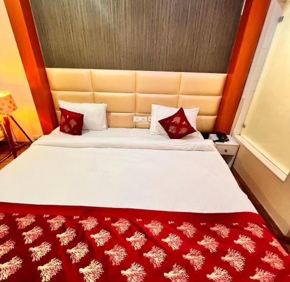 בית מלון כפרי Oyster Pearl Near Medanta Hospital Sec39