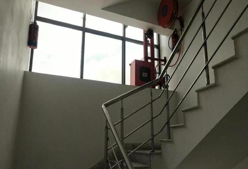 ホテル S G International Danapur