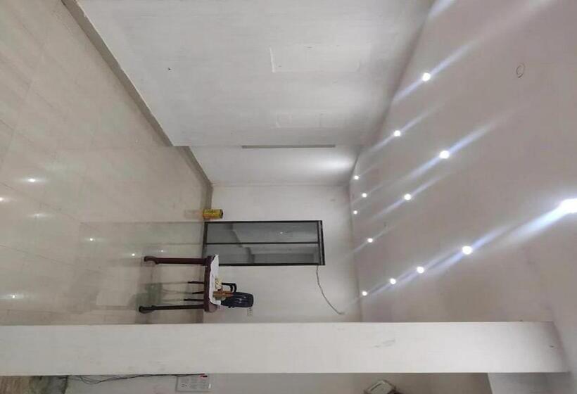 ホテル S G International Danapur