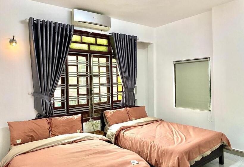 هتل Shine Riverside Homestay