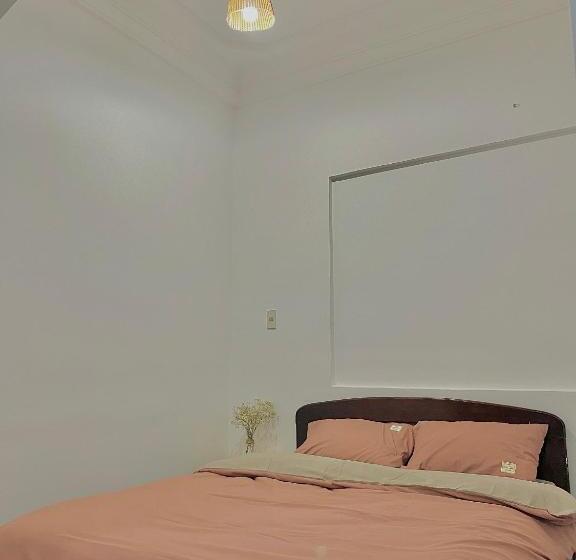 هتل Shine Riverside Homestay