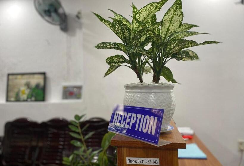 هتل Shine Riverside Homestay