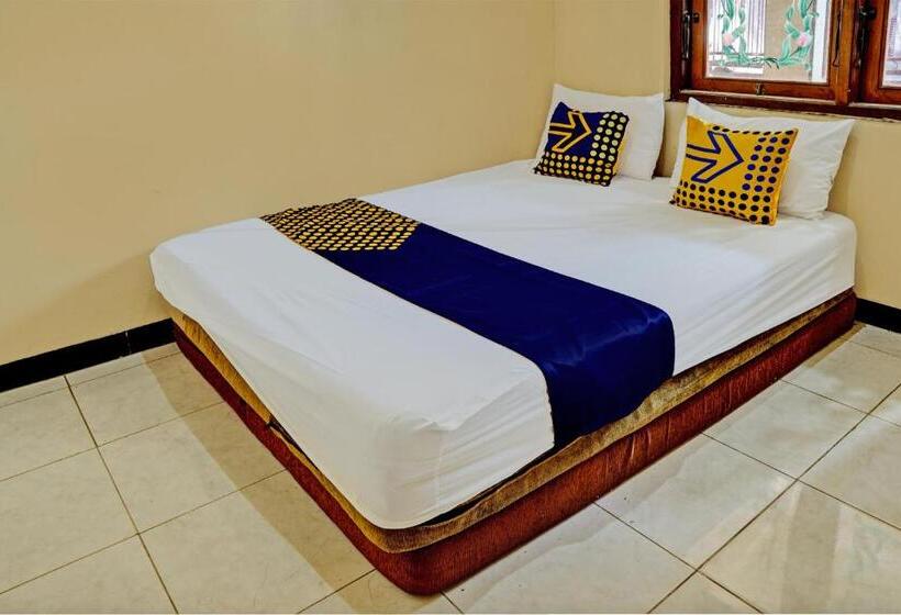 ホテル Spot On 93107 Homestay H. Syarif Syariah   Bandar Gresik