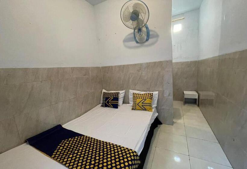 Szálloda Spot On 93149 Karman S Sari 1 Homestay Syariah