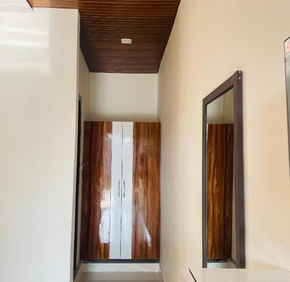 בית מלון כפרי The Deerfield Cottages