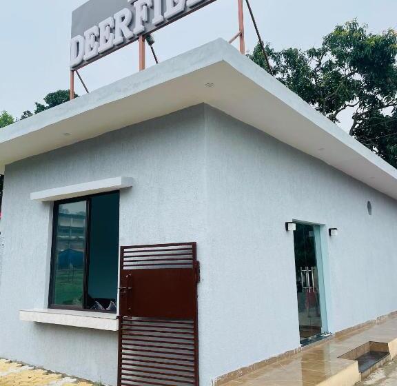 בית מלון כפרי The Deerfield Cottages