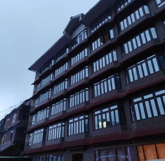 Отель The Gangtok Heritage Inn