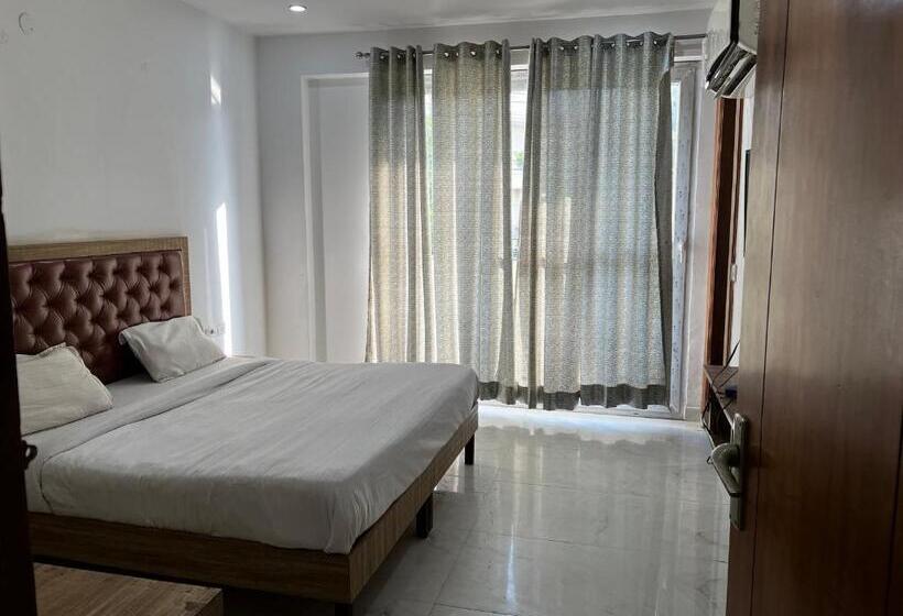 هتل Unitech Cyber Park Gurgaon