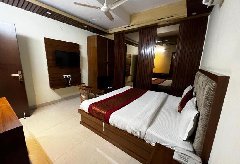 هتل Unitech Cyber Park Gurgaon