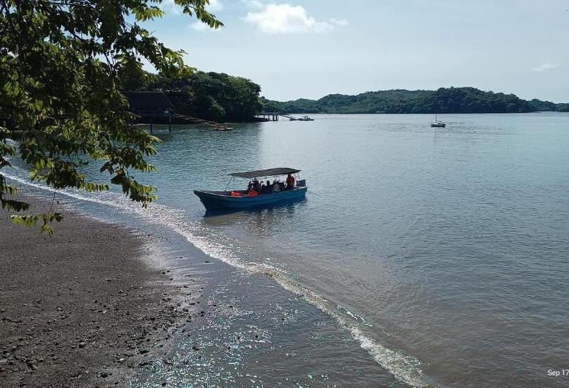 ホテル Villas At Gone Fishing Panamá Resort