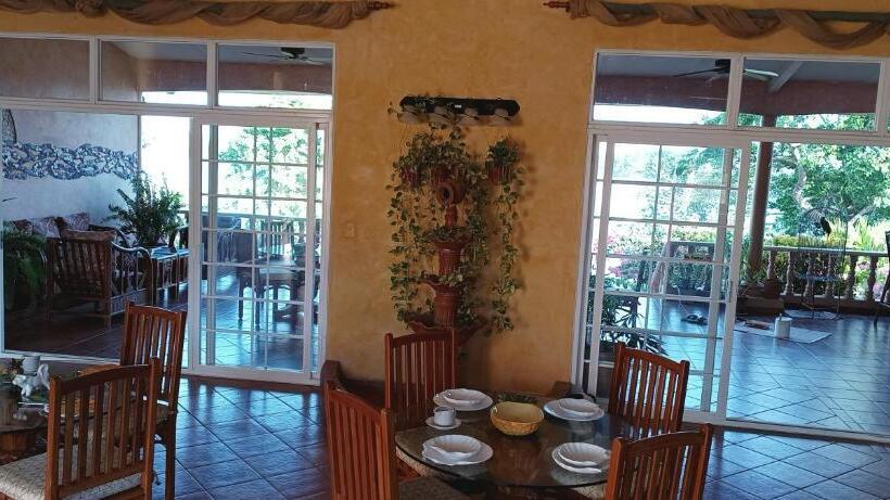 ホテル Villas At Gone Fishing Panamá Resort