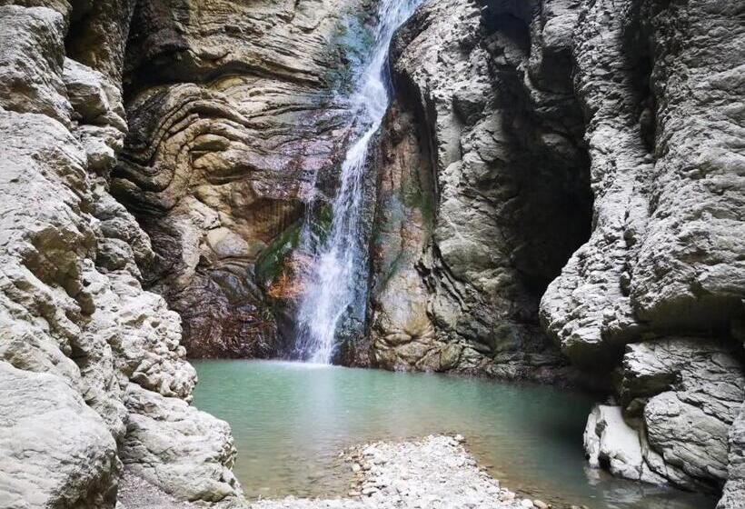 I 3 Falchi Bed & Breakfast