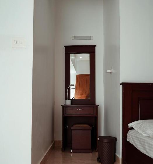 Kalloos Island Backwater Resort