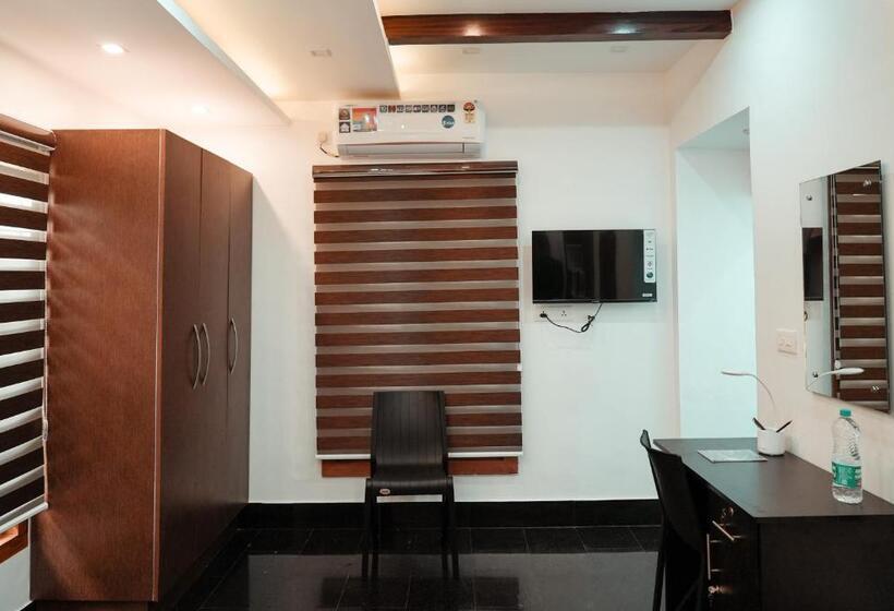 Kalloos Island Backwater Resort