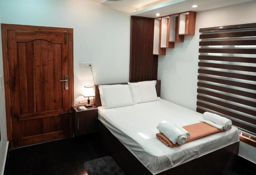 Kalloos Island Backwater Resort