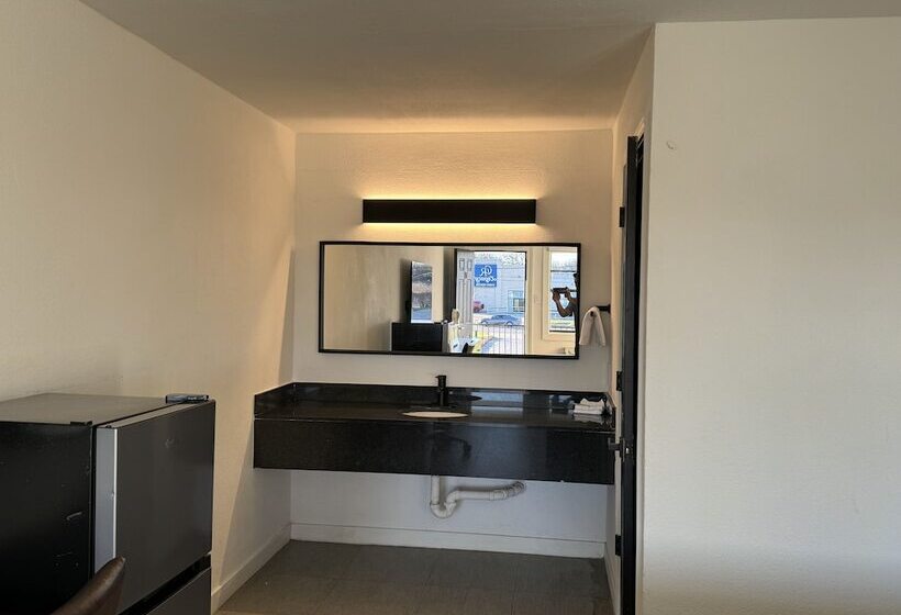 モーテル Eagle Inn