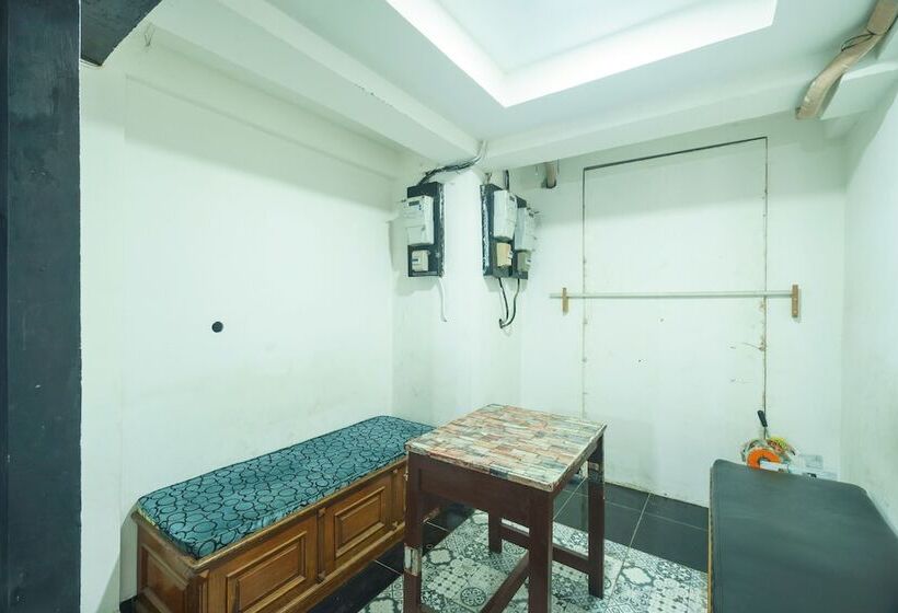 Oyo 93133 Hotel Moraja