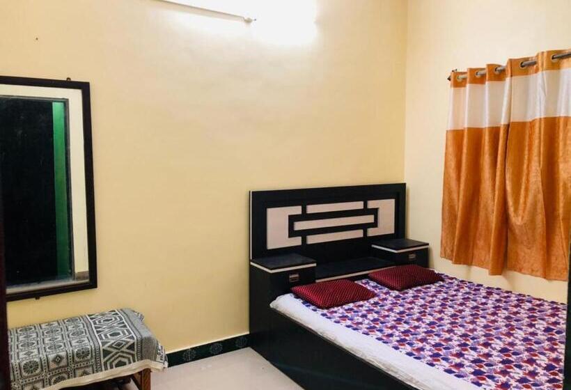 Pension (Hôtel basse catégorie) चोगले गेस्ट हाऊस