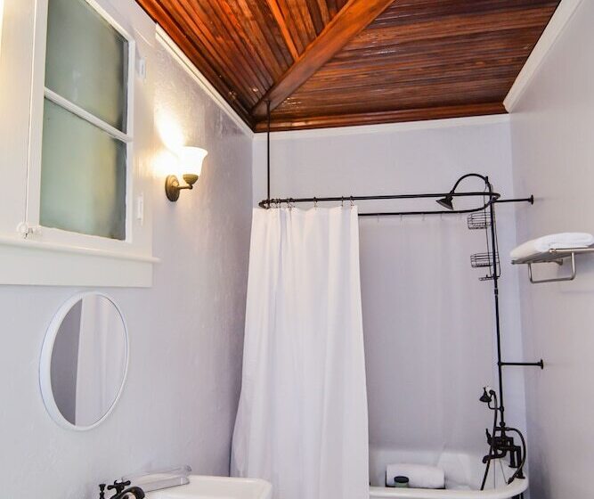 بنسيون Blue Sky Manor