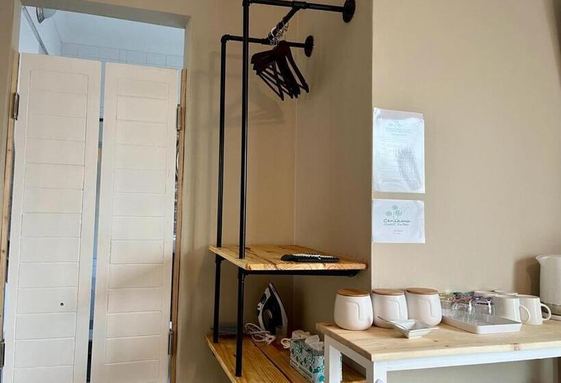 פנסיון Cenikma Guest Suites Family Room 2