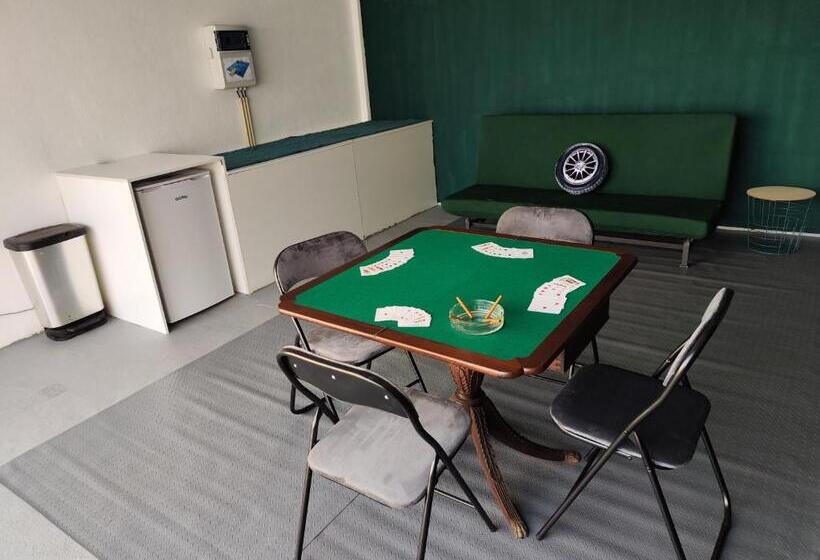 膳宿费 Garage4me Pool Opcional