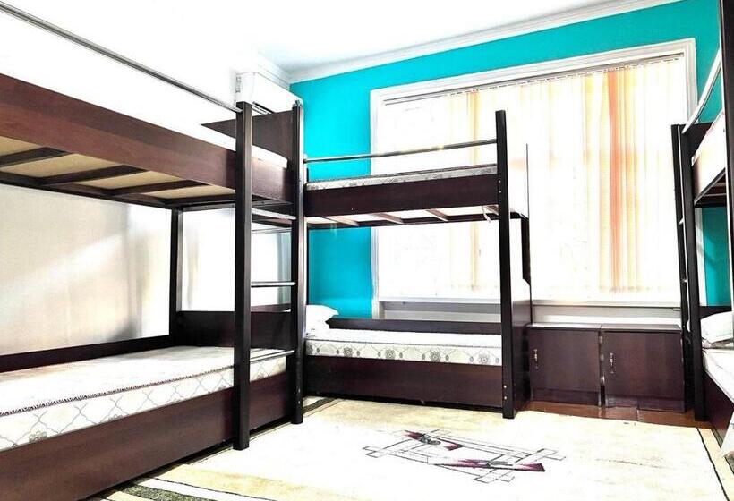 פנסיון Hello Hostel