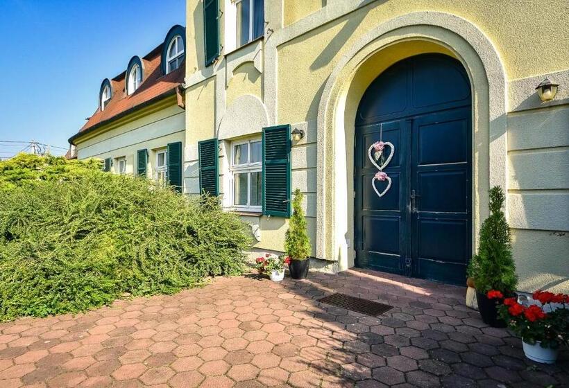 ペンション Kaštieľ Sokoľany