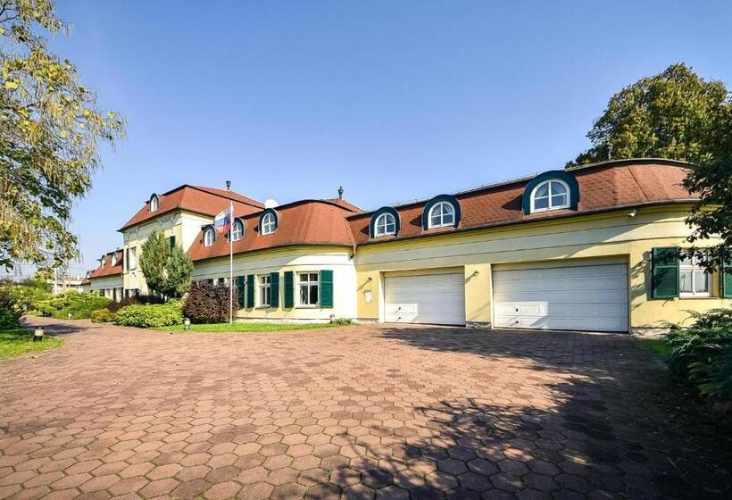 ペンション Kaštieľ Sokoľany