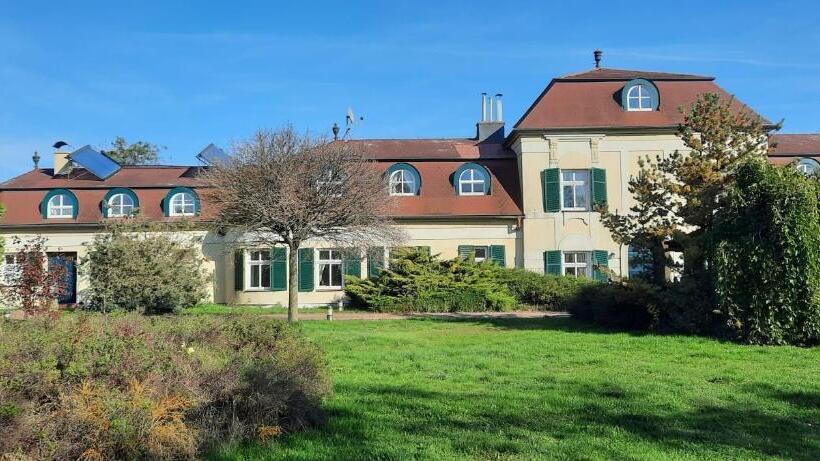 ペンション Kaštieľ Sokoľany