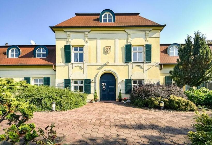 ペンション Kaštieľ Sokoľany