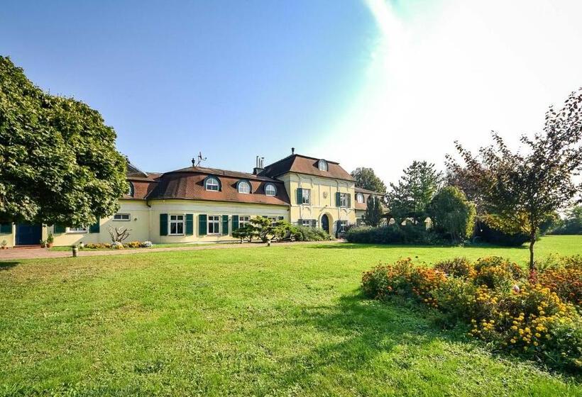 ペンション Kaštieľ Sokoľany