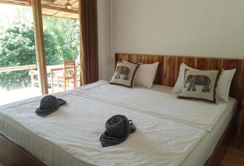 Пансион Meexok River View