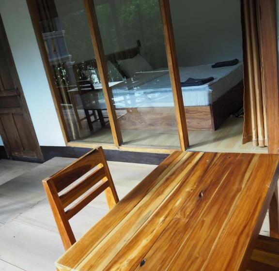 Пансион Meexok River View