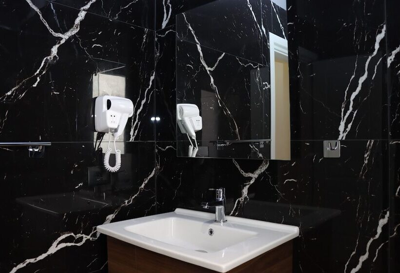 Relax Inn Hotel Durres