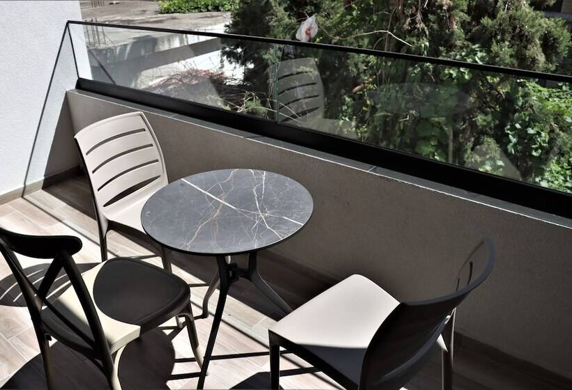 Relax Inn Hotel Durres