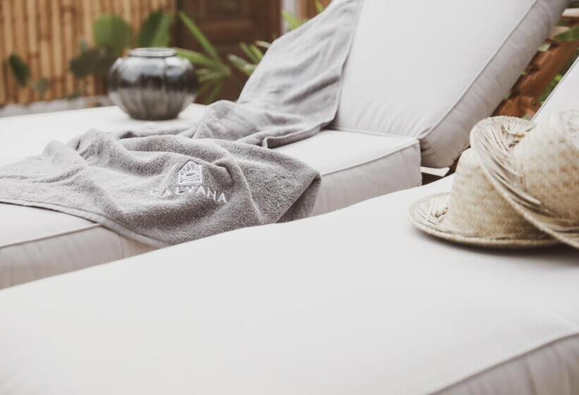 استراحتگاه Kalyana Villa Gili Air