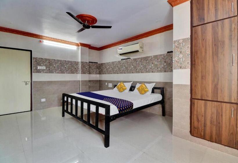 Spot On Hotel Maha Lakshmi