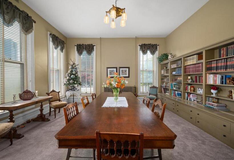 The Vistula Rose B & B