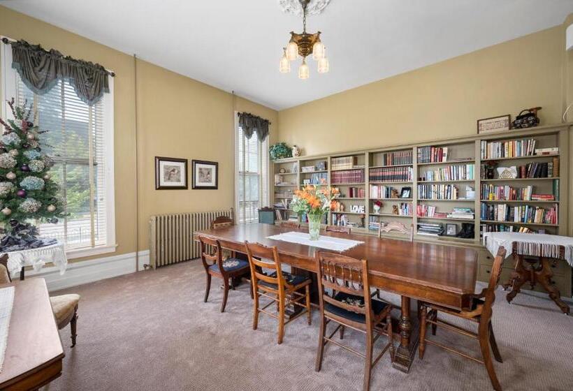 The Vistula Rose B & B