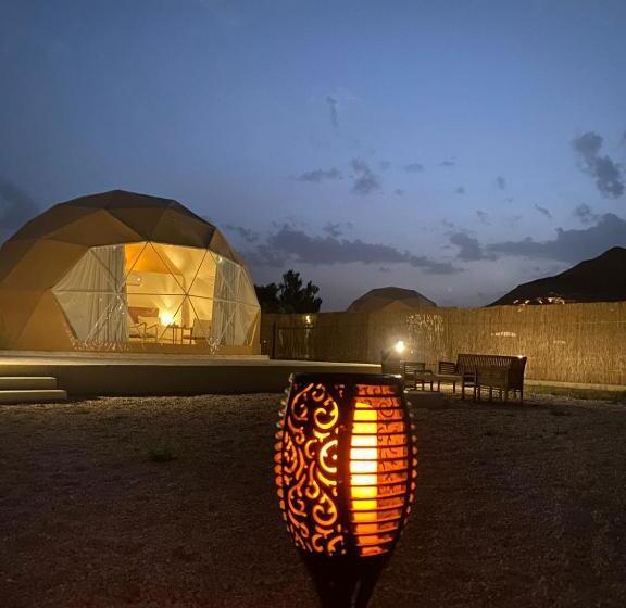 منتجع جلامبنغ   Glamping Resort