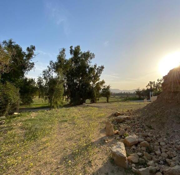 منتجع جلامبنغ   Glamping Resort