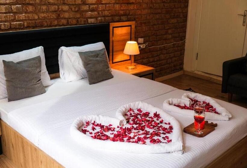 Taksim Nikea Suites 80