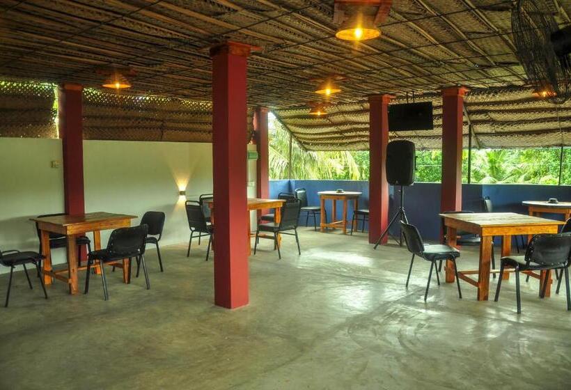 Общежитие Airport Tourist Resort