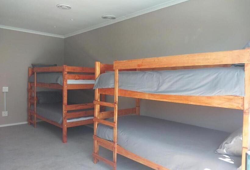 הוסטל Serenity Shores Backpackers