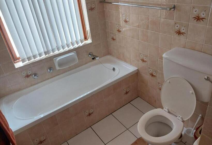 הוסטל Serenity Shores Backpackers