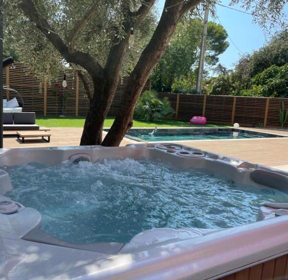 مبيت وإفطار Chambre D Hôtes   Villa Pierredon