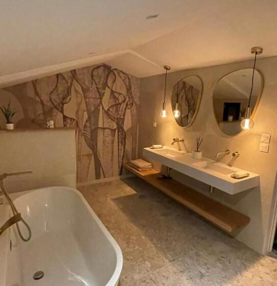 ベッドアンドブレックファースト Chambre D Hôtes   Villa Pierredon